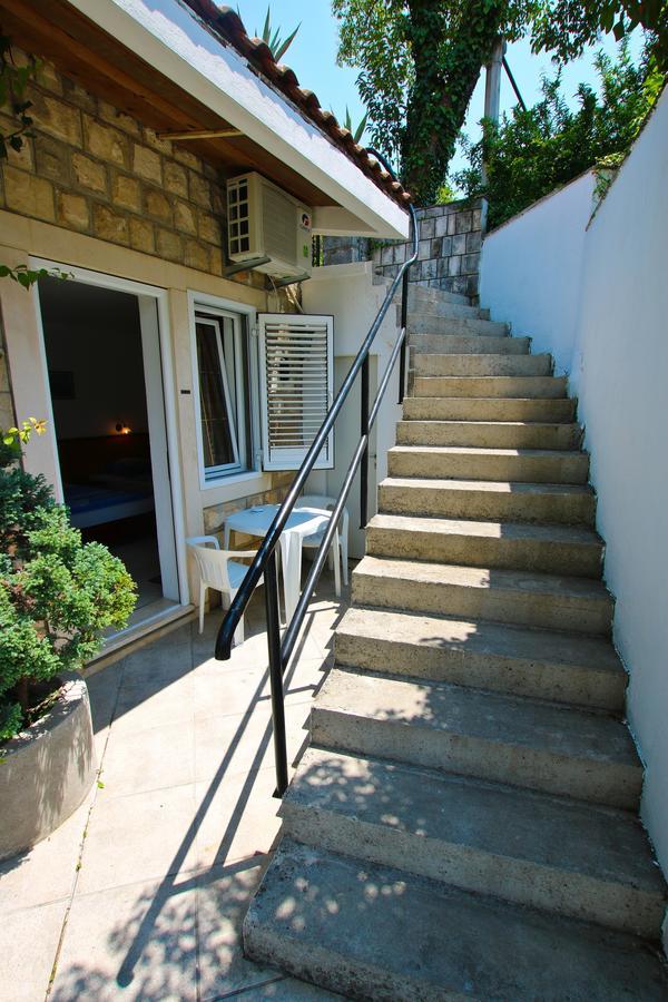 Guest House Saga تْشيرسيك نوفي المظهر الخارجي الصورة