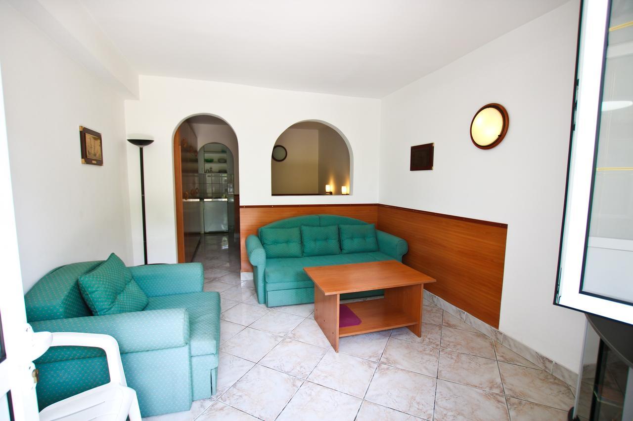 Guest House Saga تْشيرسيك نوفي المظهر الخارجي الصورة